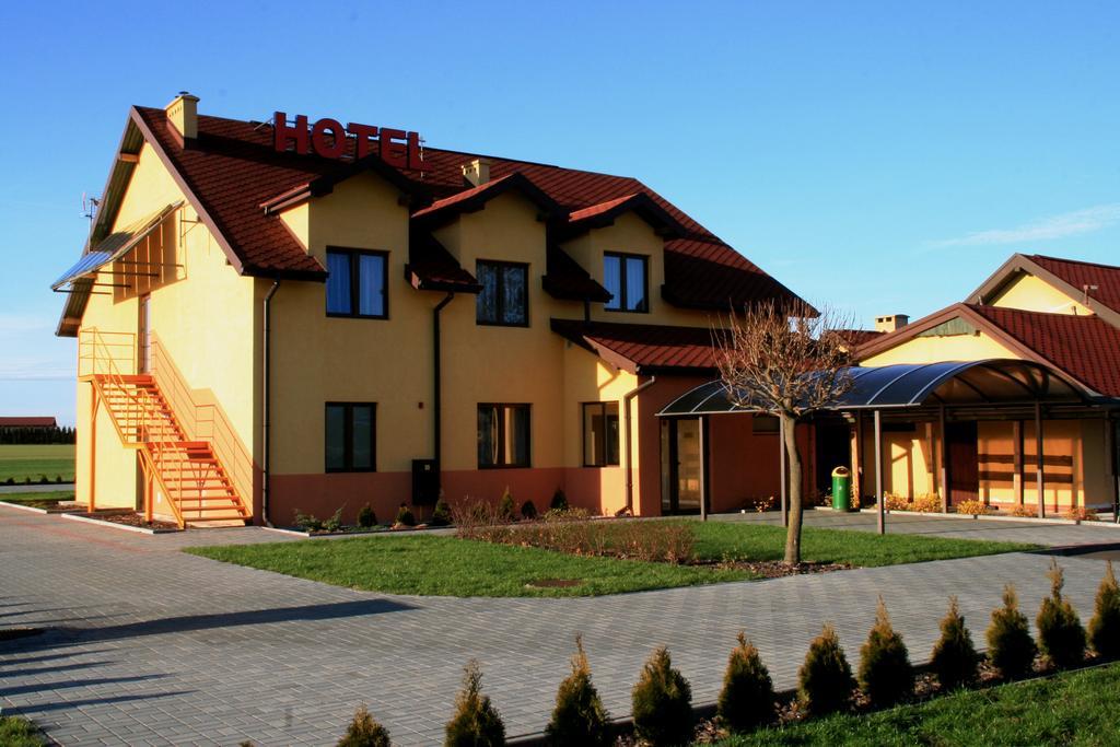 Hotel Kuznia Oberza Polska 위소미체 외부 사진
