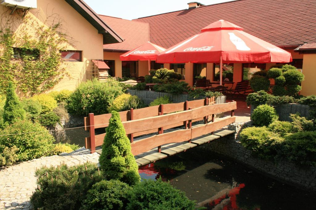 Hotel Kuznia Oberza Polska 위소미체 외부 사진